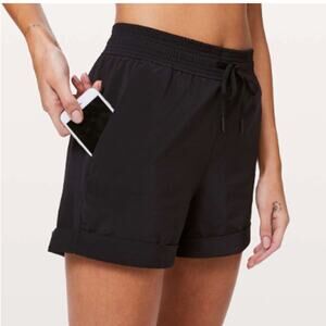 Lululemon Spring Break Away Short 3" – Black – Size 6